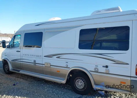 2004 Dodge Sprinter Van 2500 High Roof z USA, uszkodzony, nr VIN WD2PD744845615783